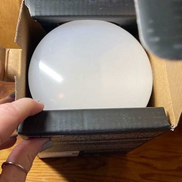 Feit Electric 65 Watt uses 9.4w LED 1 BR40 Flood light - Picture 5 of 5